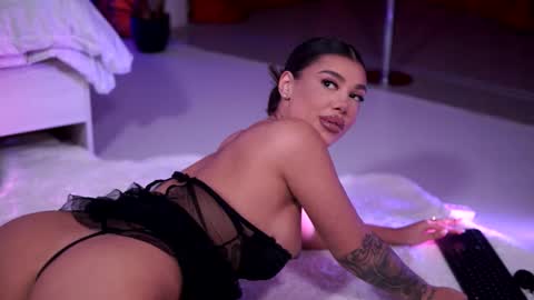 Naty online show from 12-22-25, 08:28