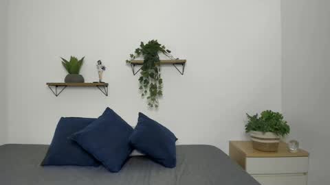 Emily online show from 04-10-26, 01:11