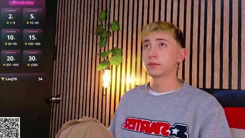 Christopher  Chris online show from 03-12-25, 03:40