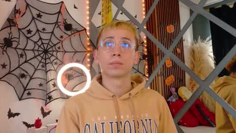 Christopher  Chris online show from 10-24-25, 11:39