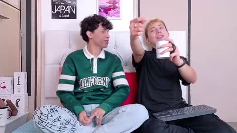 Christopher  Chris online show from 11-12-25, 01:22