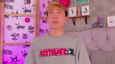 Christopher  Chris online show from 02-17-26, 01:18