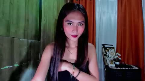 Snapshot of naughty_asian669 chatting on 11-17-25, 01:28 Melody slut online show from 11-17-25, 01:28