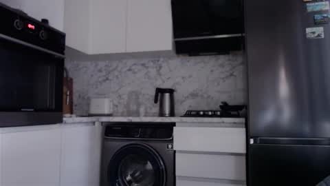 Chris Carrie online show from 10-09-25, 03:48