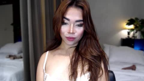 Snapshot of naughty_dreamerxxx chatting on 11-27-25, 04:25 Queen Jess online show from 11-27-25, 04:25