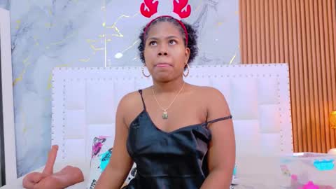 Snapshot of naughty_ebonyy chatting on 12-04-25, 02:54 SASHA online show from 12-04-25, 02:54