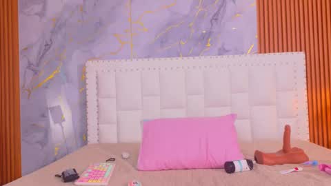 Snapshot of naughty_ebonyy chatting on 12-14-25, 07:29 SASHA online show from 12-14-25, 07:29