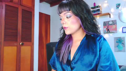 Em  please help me reach 100 thumbs up 3 online show from 01-17-25, 09:39