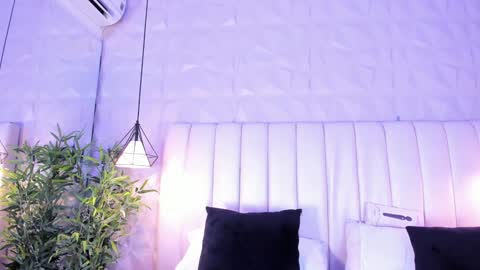 Snapshot of naughty_flower18 chatting on 01-30-25, 02:06 Flor online show from 01-30-25, 02:06