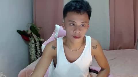 Snapshot of naughty_kirk chatting on 05-19-26, 08:09 Kirk online show from 05-19-26, 08:09
