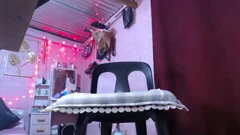 naughty_lorien143 online show from 12-18-25, 09:59