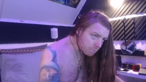 Snapshot of naughty_noisy_neighbors chatting on 01-23-25, 06:17 Freyja and Baldur online show from 01-23-25, 06:17