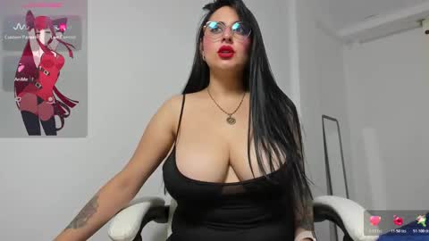 Snapshot of naughty_sexy_girl_1 chatting on 11-22-25, 01:48 Lau online show from 11-22-25, 01:48