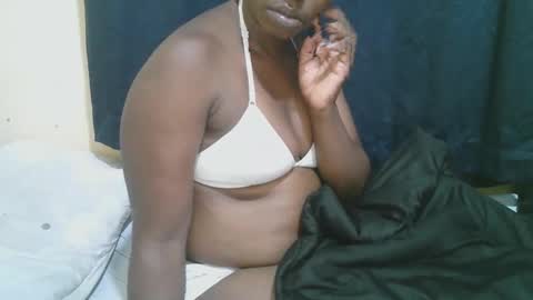 Snapshot of naughty_slender2 chatting on 10-13-25, 02:44 jn online show from 10-13-25, 02:44