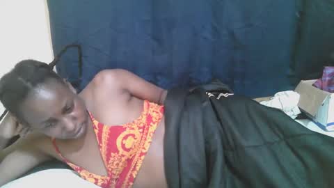 Snapshot of naughty_slender2 chatting on 11-06-25, 07:04 jn online show from 11-06-25, 07:04