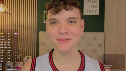 Snapshot of naughty_twink_ chatting on 10-05-25, 04:00 Noah online show from 10-05-25, 04:00