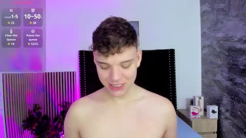 Snapshot of naughty_twink_ chatting on 11-26-25, 11:55 Noah online show from 11-26-25, 11:55