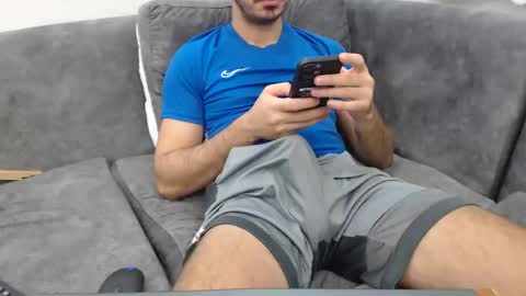 Snapshot of naughtyb00yy chatting on 01-13-25, 01:45 naughty pervert masterboy online show from 01-13-25, 01:45