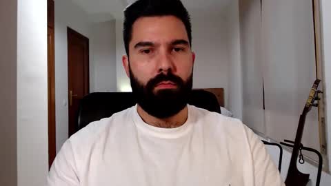 Snapshot of naughtybear_69 chatting on 11-06-25, 09:54 Tom online show from 11-06-25, 09:54