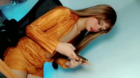 bella online show from 01-16-25, 04:49