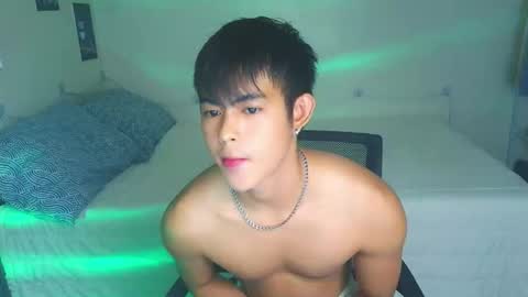 Snapshot of naughtyboylouie chatting on 09-30-25, 02:22 Loue online show from 09-30-25, 02:22