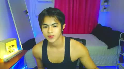 Snapshot of naughtyboylouie chatting on 11-17-25, 05:19 Loue online show from 11-17-25, 05:19