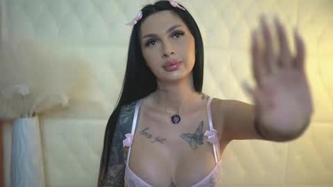 Snapshot of naughtycleo chatting on 05-08-26, 03:34 cleo online show from 05-08-26, 03:34