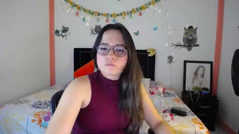 Snapshot of naughtygirl_mmm chatting on 02-12-25, 06:09 Valeria online show from 02-12-25, 06:09