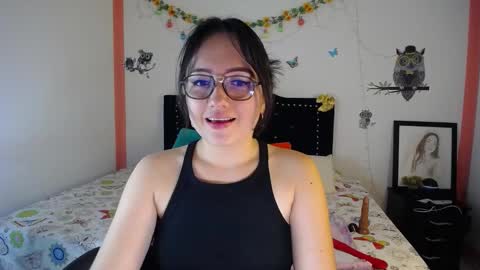 Snapshot of naughtygirl_mmm chatting on 02-20-25, 07:08 Valeria online show from 02-20-25, 07:08