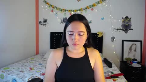 Snapshot of naughtygirl_mmm chatting on 02-20-25, 10:37 Valeria online show from 02-20-25, 10:37