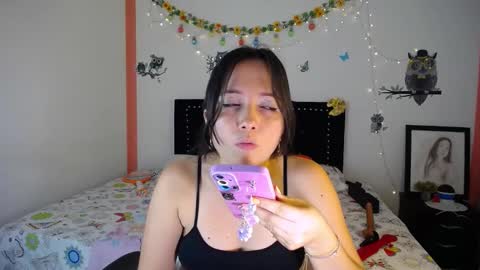 Snapshot of naughtygirl_mmm chatting on 02-21-25, 08:49 Valeria online show from 02-21-25, 08:49