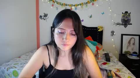 Snapshot of naughtygirl_mmm chatting on 02-22-25, 07:47 Valeria online show from 02-22-25, 07:47