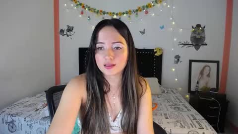 Snapshot of naughtygirl_mmm chatting on 03-09-25, 04:11 Valeria online show from 03-09-25, 04:11