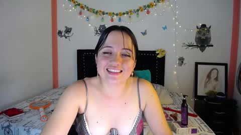 Snapshot of naughtygirl_mmm chatting on 03-11-25, 10:53 Valeria online show from 03-11-25, 10:53