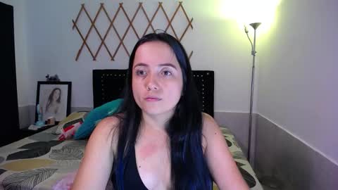 Snapshot of naughtygirl_mmm chatting on 09-18-25, 08:22 Valeria online show from 09-18-25, 08:22