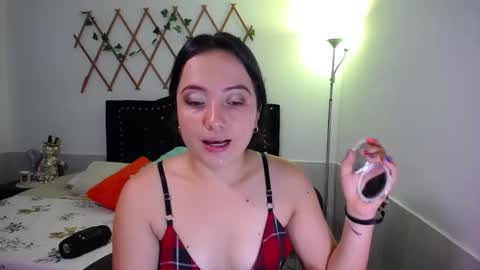 Snapshot of naughtygirl_mmm chatting on 10-19-25, 03:56 Valeria online show from 10-19-25, 03:56