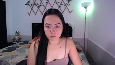 Snapshot of naughtygirl_mmm chatting on 12-02-25, 07:09 Valeria online show from 12-02-25, 07:09