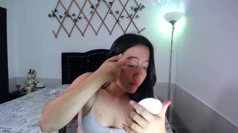 Snapshot of naughtygirl_mmm chatting on 01-06-26, 08:01 Valeria online show from 01-06-26, 08:01