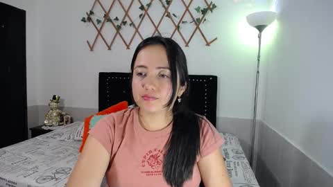 Snapshot of naughtygirl_mmm chatting on 02-14-26, 06:48 Valeria online show from 02-14-26, 06:48