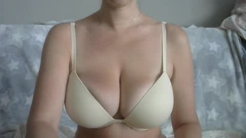 Snapshot of naughtykitten94 chatting on 06-17-26, 07:11 Chris online show from 06-17-26, 07:11