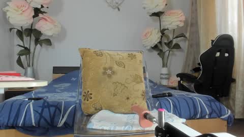 Snapshot of naughtylov3 chatting on 01-24-25, 10:00 Cassie - online show from 01-24-25, 10:00