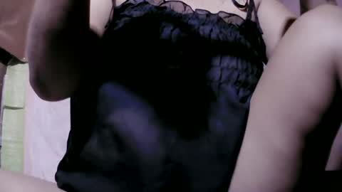 Snapshot of naughtymom_33 chatting on 06-30-26, 04:24 naughtymom_33 online show from 06-30-26, 04:24