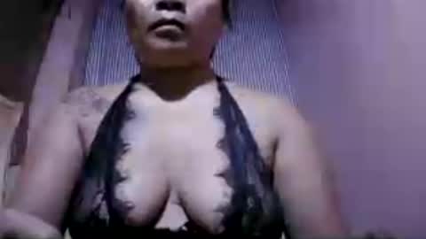 Snapshot of naughtymom_33 chatting on 07-16-26, 09:04 naughtymom_33 online show from 07-16-26, 09:04
