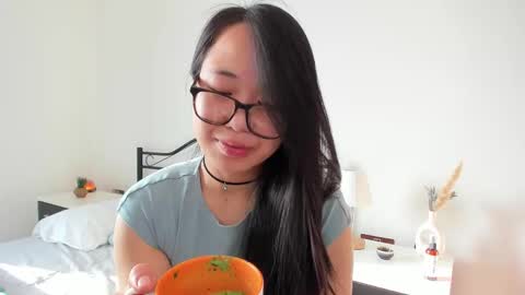 Gigi Chu  online show from 03-06-25, 08:41