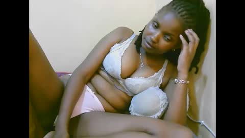 Snapshot of naughtysammur25 chatting on 10-27-25, 10:36 naughtyqueen online show from 10-27-25, 10:36