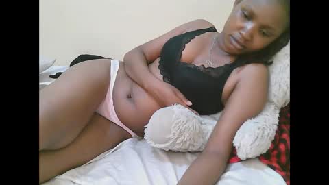 Snapshot of naughtysammur25 chatting on 11-30-25, 04:16 naughtyqueen online show from 11-30-25, 04:16