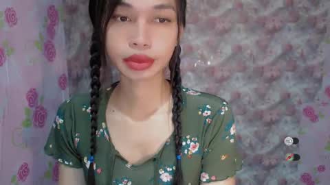 Snapshot of naughtysunshinepinay chatting on 06-09-26, 11:38 Celine online show from 06-09-26, 11:38