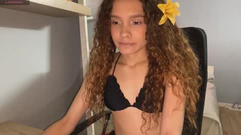 Arantxa online show from 01-19-26, 04:33