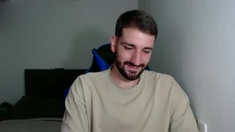 Snapshot of naugthy18boy chatting on 12-10-24, 02:50 Nico online show from 12-10-24, 02:50