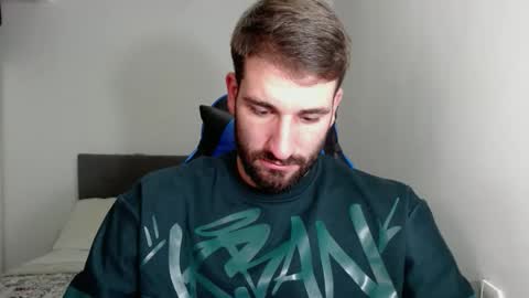 Snapshot of naugthy18boy chatting on 01-17-25, 08:33 Nico online show from 01-17-25, 08:33